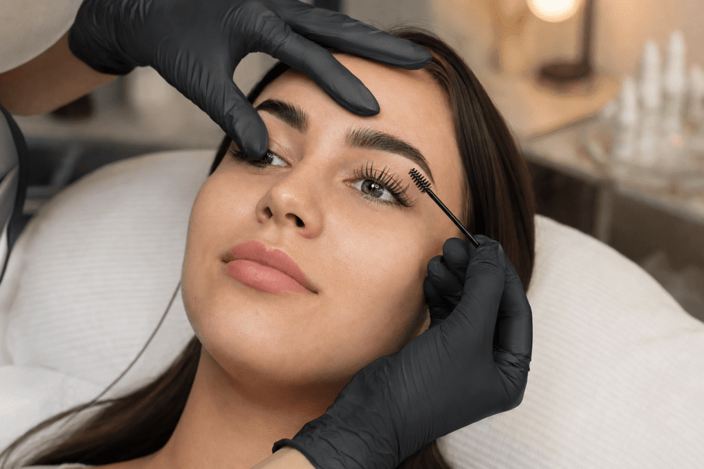 how long does a eyelash tint last